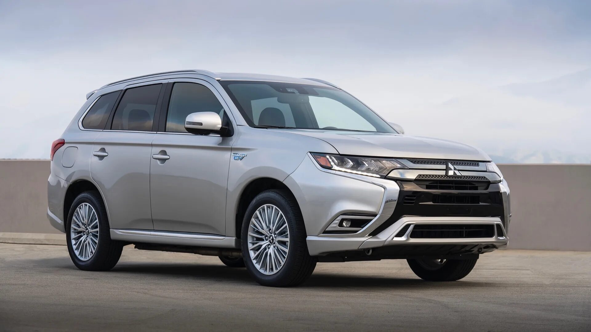 Новый mitsubishi outlander