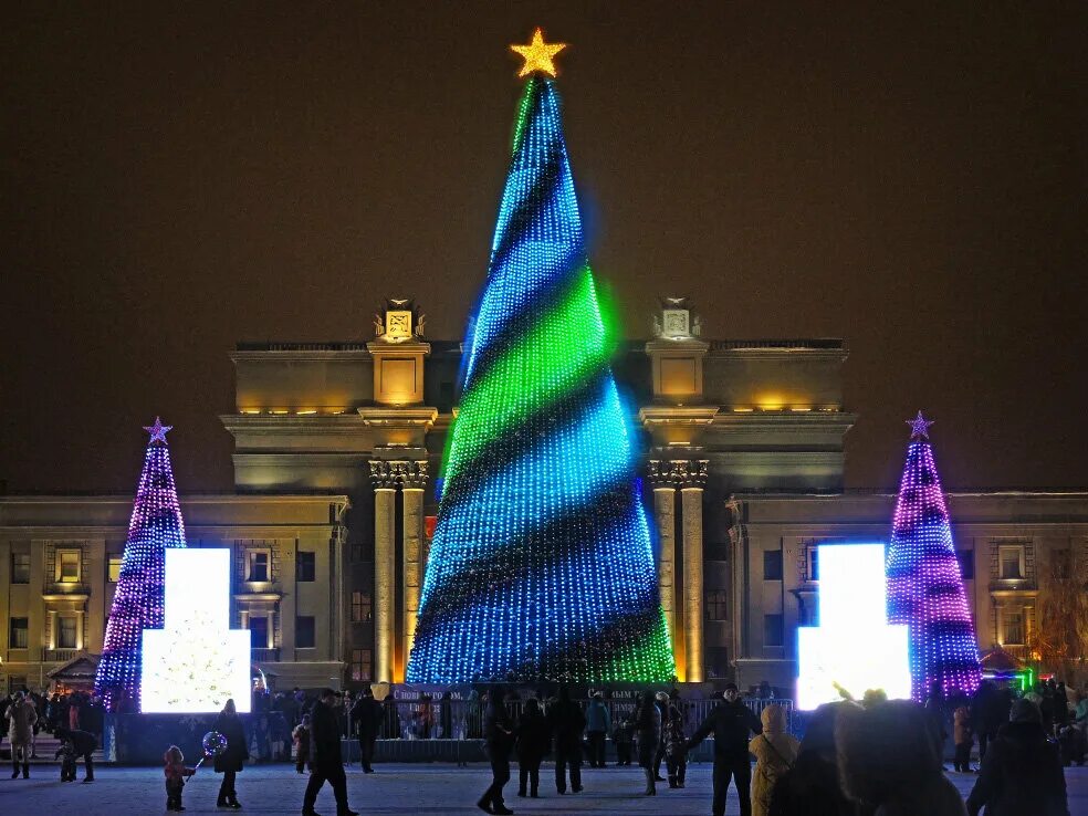 Площадь куйбышева новый год 2023. Новый год по самарскому времени прямой эфир. Россия 24 прямой эфир азаров. Новый год по самарскому времени прямой эфир. 12 канал омск прямой эфир.