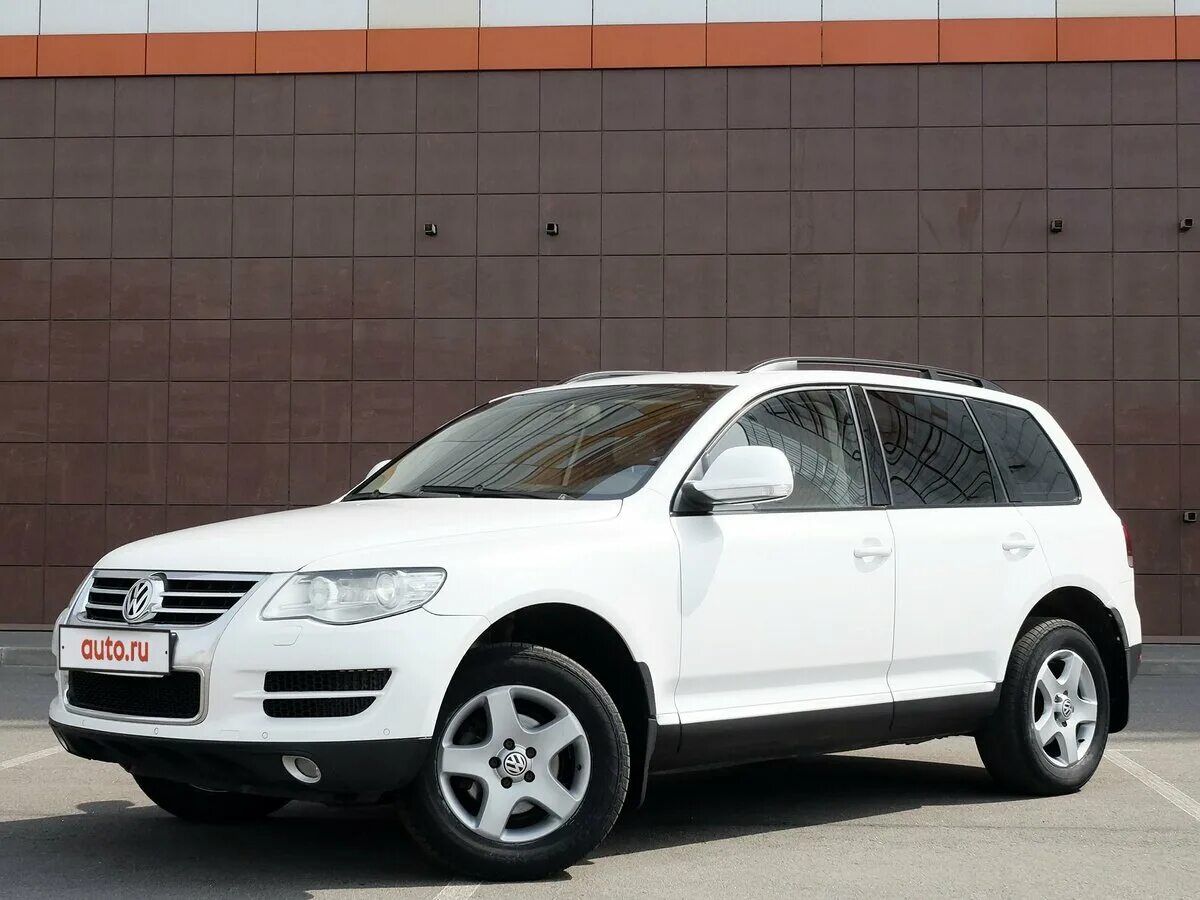 Серебристый туарег тюнинг. Туарег авито спб. Volkswagen touareg 2014 черный. Nissan touareg 2008. Туарег 1 серый.