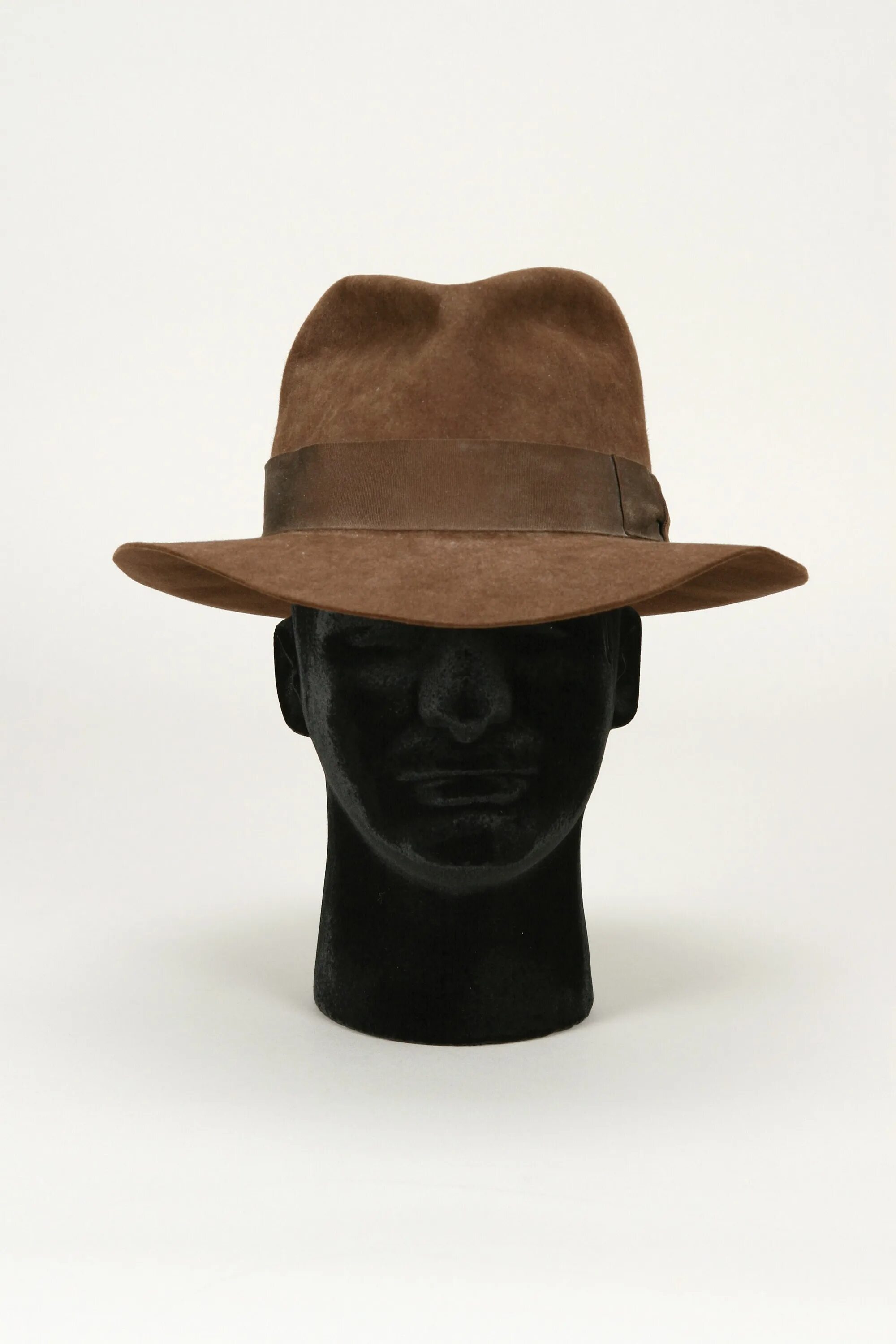 Шляпа Федора Индиана Джонс. Шляпа мужская Fedora Indiana Jones. Индиана Джонс шляпа Стетсон. Шляпа Борсалино Индиана Джонс. Шляпа индианы