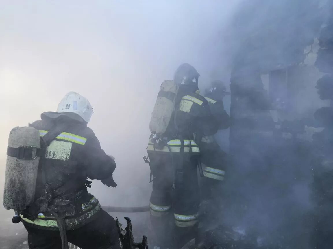 Татарстан чп новости сегодня. Пожар в Слободе Александровский район. Пожар в Александровской 14 ноября. Пожар в Заинске р т.. Пожар в лицее 186.