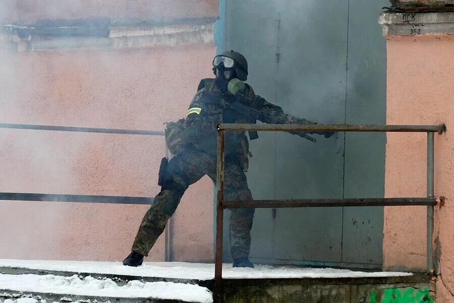 Захват зданий. Захват здания с мачете. Прикрытие мирными в зданиях. Захват помещения