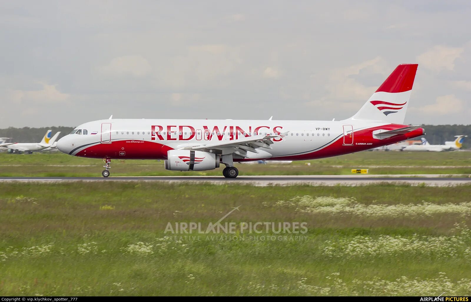 Аэробус а320 ред Вингс. А-320 ред Вингс Декаль. WZ 1293 ред Вингс. A320 VP-BNT. Wz 3087