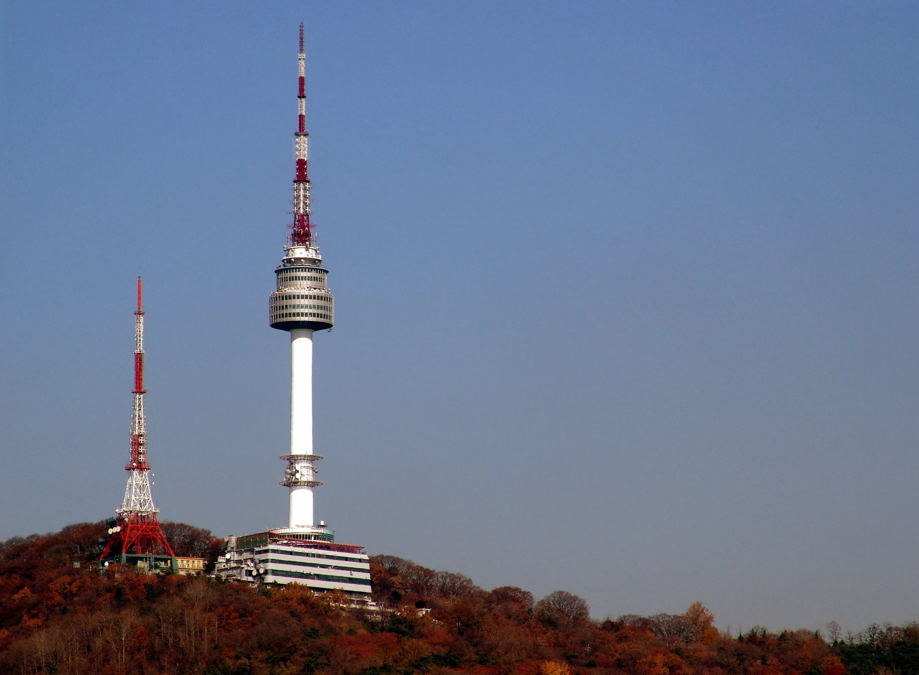 Башня намсан в сеуле. Южная корея телебашня. башня seoul n-tower. сеульская телебашня сеул.