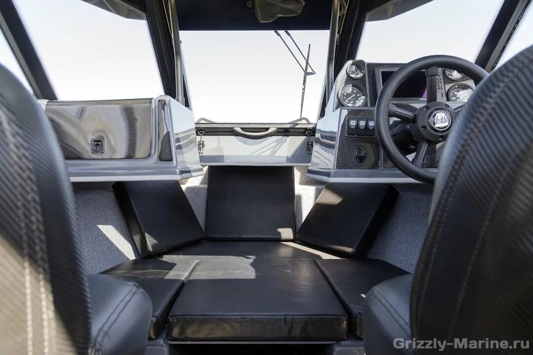 Grizzly cabin. Катер grizzly 600. grizzly pro 600 cabin. grizzly 600 ht unimog. катер grizzly 600 cabin unimog.