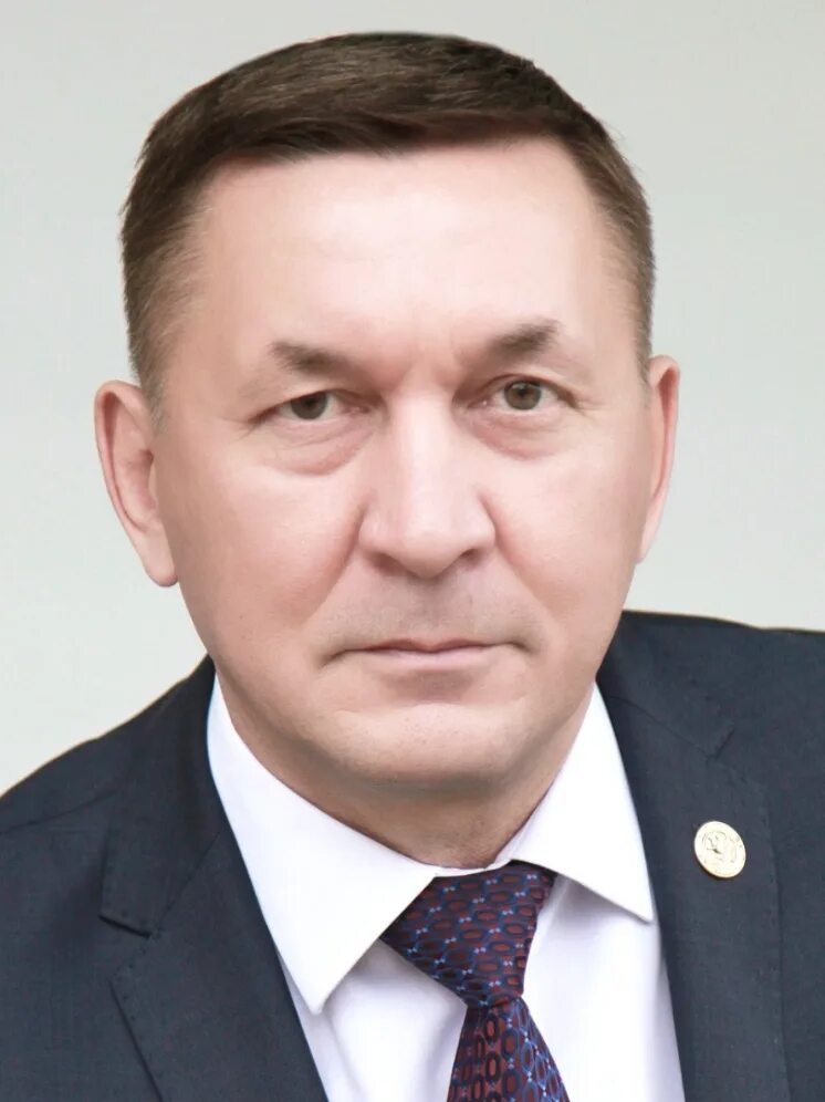 Салихов минстрой рт. Министр строительства республики татарстан. Министр по строительству татарстана. Файзуллин ирек энварович министр. Министр строительства республики татарстан.