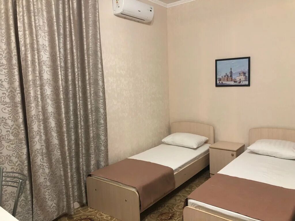 Hotel pamir. Памир гостиница. Апартаменты Памир. Гостиница Памир Омск. Отель Памир-Тяньшань 4*.