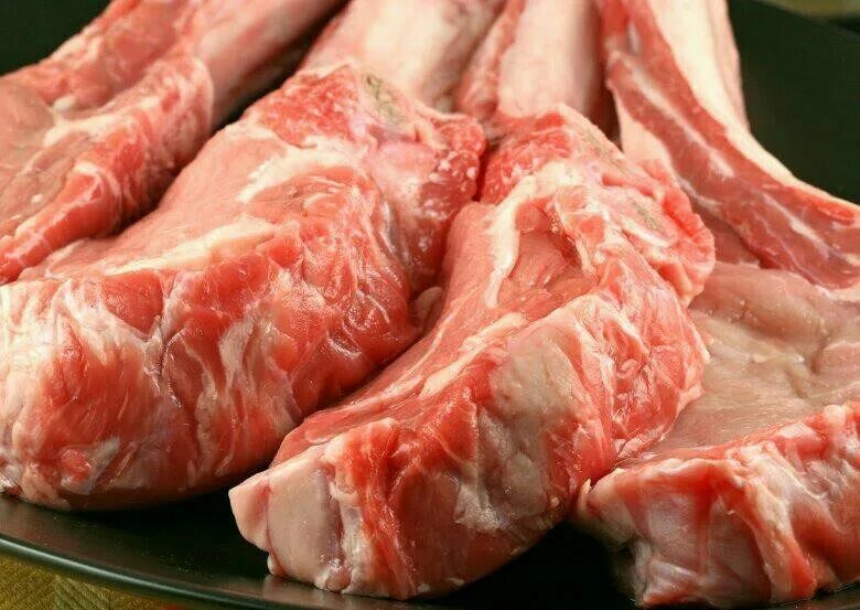 Сайт баранины. Баранье мясо. свежее мясо баранина. мякоть баранины.