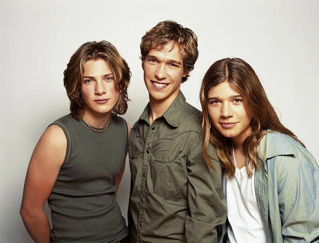 Because we are brothers. Хэнсоны группа братья. Группа Хенсон сейчас. Группа три брата Hanson. Американская группа братья Хенсон.