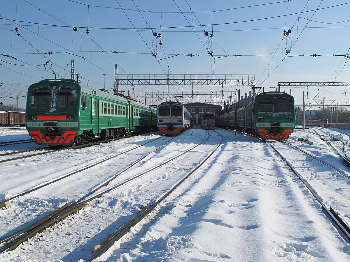 тч 17 поезд. вл10-1304. моторвагонное депо раменское тч-7. электровоз вл10 нэвз. вл10у-950.