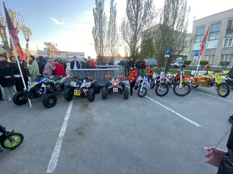 Вывески ирбит. Ирбит жизненно. А. Храм сретения господня ирбит. Подслушано ирбит инцидент.