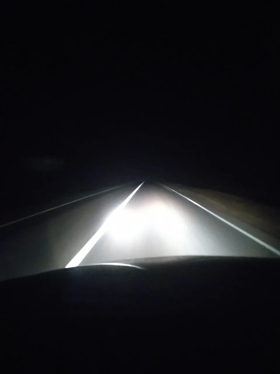 Конус света от фонаря. Какая скорость тьмы. Свет 07. Свет 07. 03.