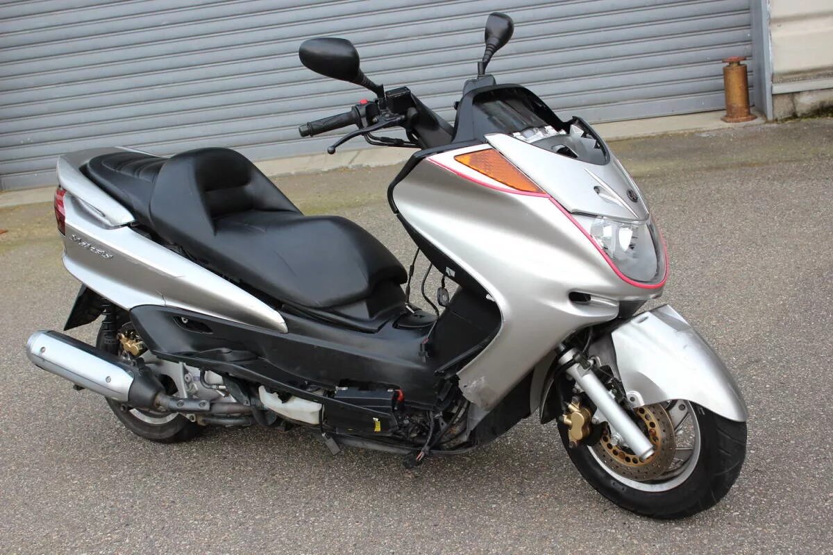 Yamaha majesty 250. Honda yzf 150. Suzuki burgman (skywave) 250. Максискутеры yamaha. Музыка на suzuki skywave 400.