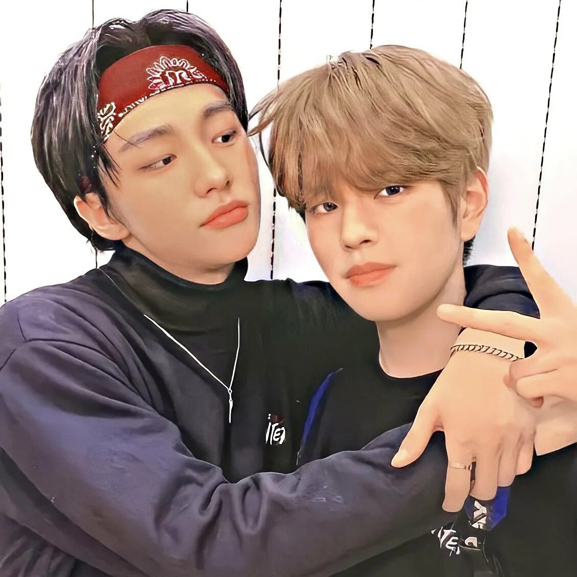 Хенмины stray kids. Хенмины. Хёнмины фф. Хенмины stray kids. Сынмин и хенджин.