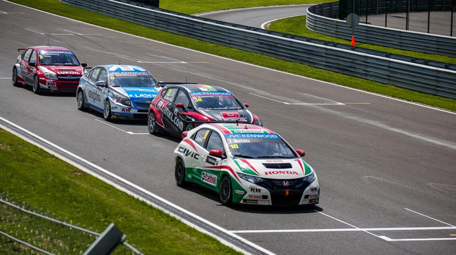 Bmw touring car race 2002. Кузовные автогонки. Touring автомобиль. Btcc 2001. Liquid tour машина.