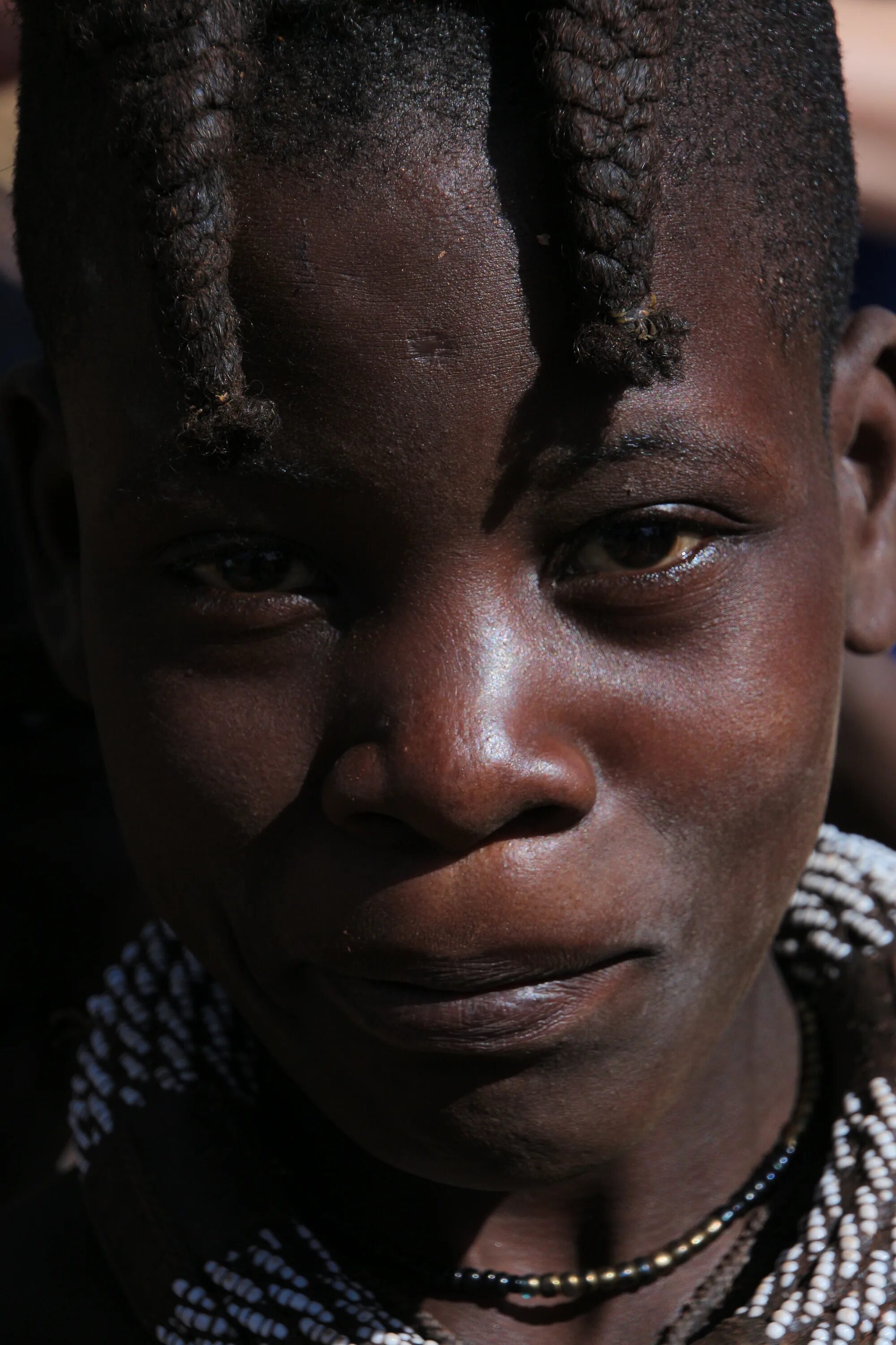 Чернокожий африканец. Племя Химба. Фото негра. Африканские прически. Темнокожие люди.