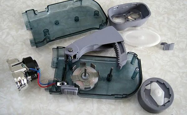 жуки мультяшные. жучка разобрать. жучка разобрать. фонарик с динамомашиной. фонарик электродинамический жучок б-44.