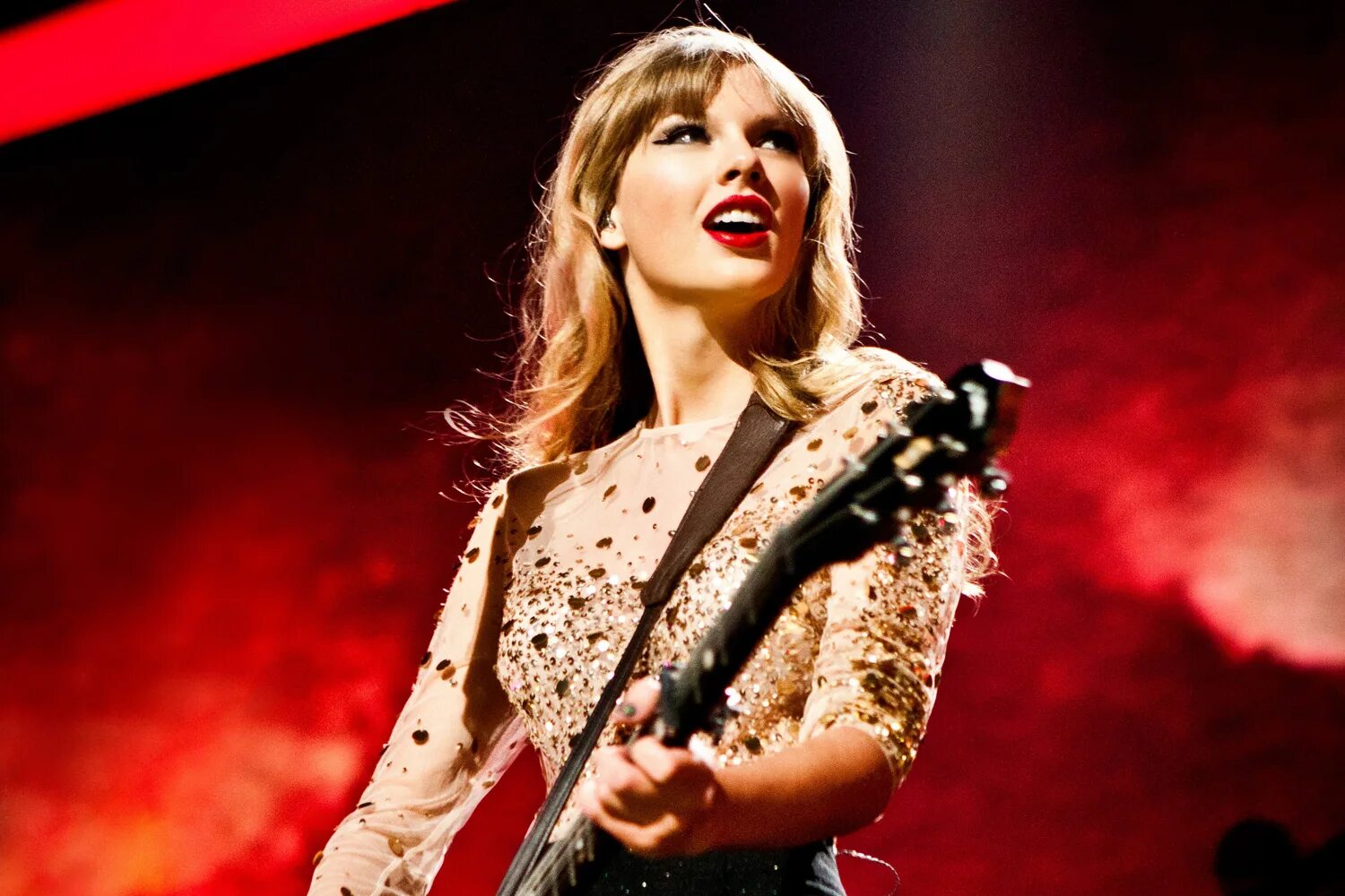 Taylor swift taylor s version. Тейлор свифт red. taylor swift red tour. тейлор свифт red альбом. taylor swift red concert.