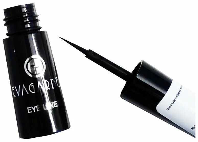 Eyeliner отзывы. Сухая подводка для глаз. Подводка для глаз Mac. Глянцевая подводка для глаз. Mac гелевая подводка для глаз.