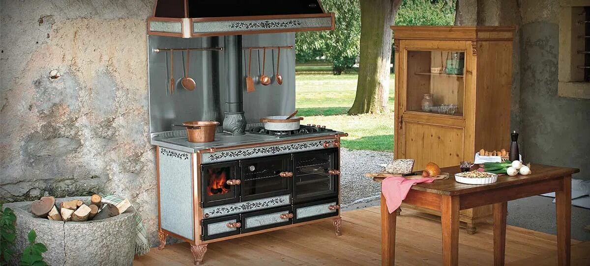 Печь камин nordica. Кухонная печь на дровах. Дровяная печь mini wood stove. Отопительно-варочная печь nordica. Печь камин ла нордика.