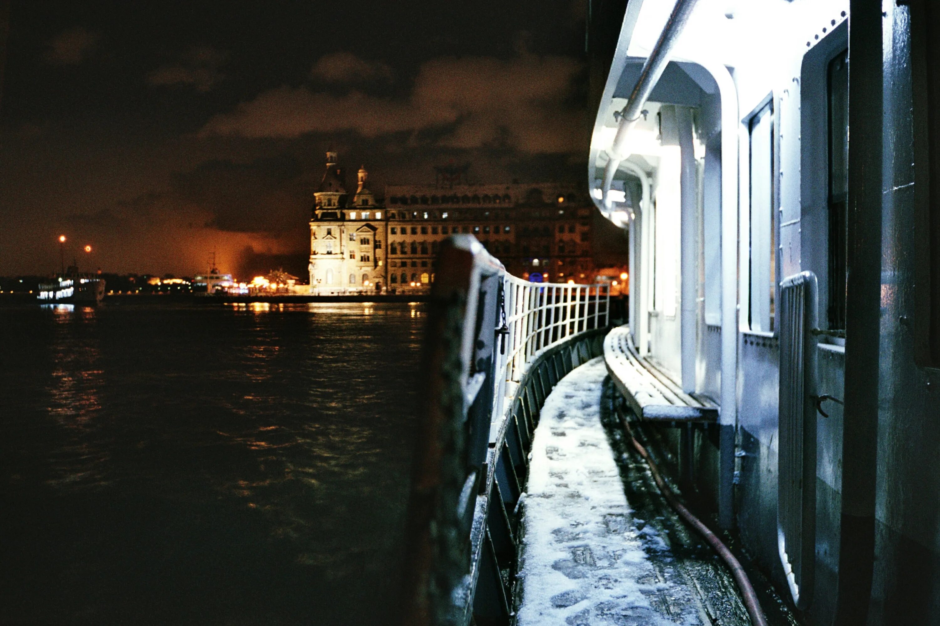 Переправа ночью. Замерзший Босфор. Паром ночью. The Night Ferry.