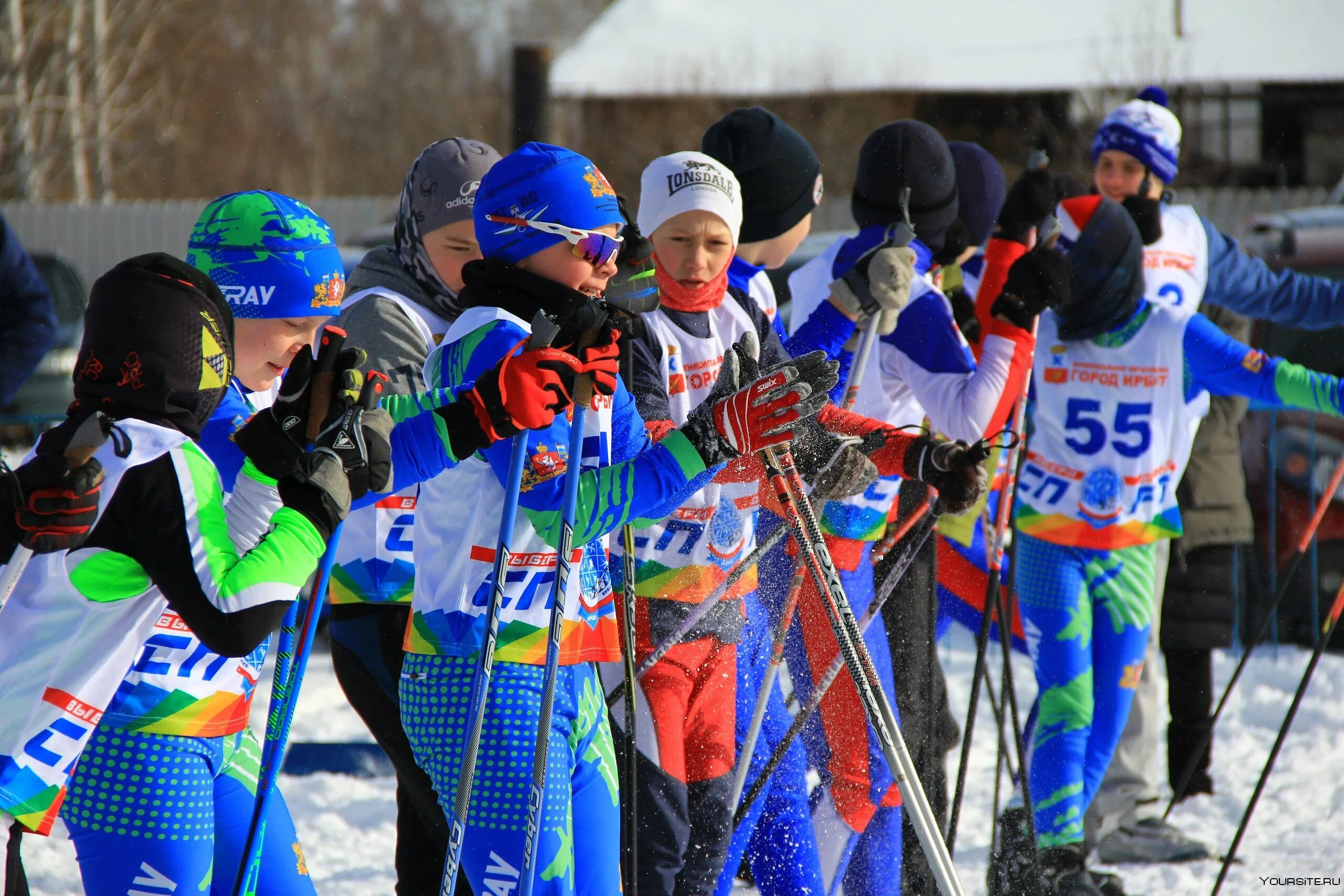 Детский лыжный спорт. Секция лыжи для детей. Набор детей в секцию лыжные гонки. Битца беговые лыжи. Лыжная гонка дети.