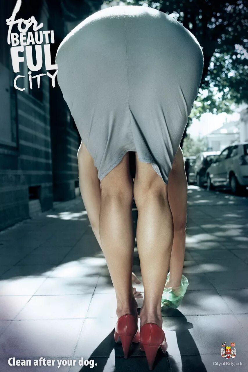 женщина наклонилась. фото наклонившихся женщин. бахар набиева ноги. девушка наклонилась вперед. женщина наклонилась.