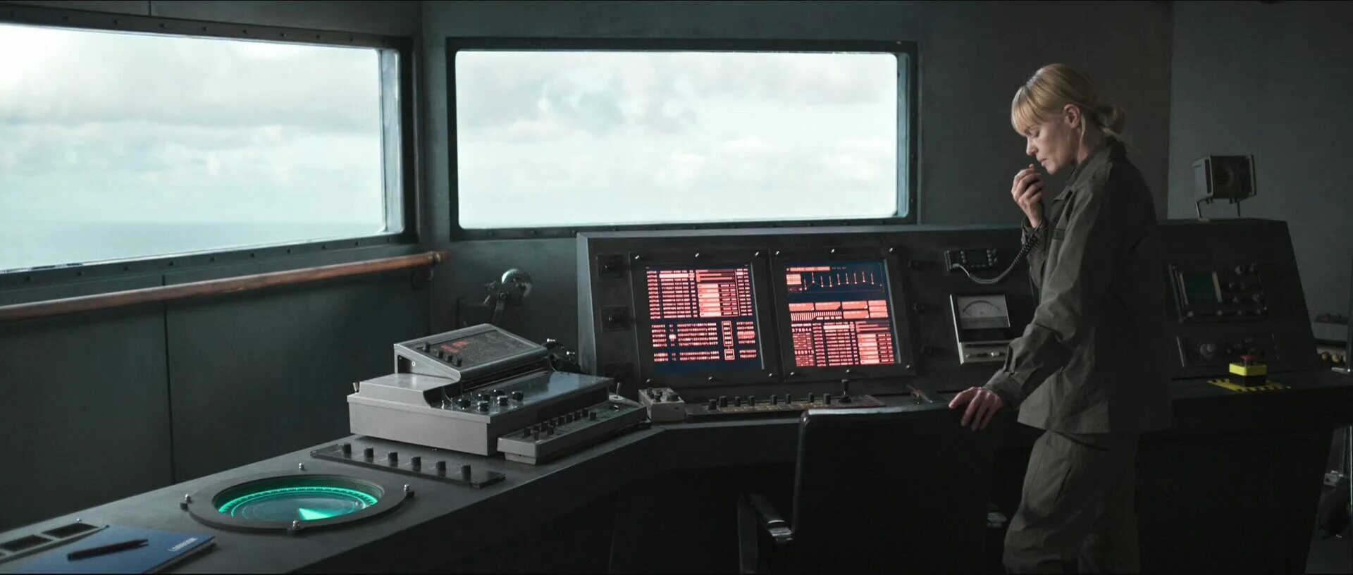 триллеры великобритания 2023. тревожная кнопка фильм. триллеры великобритания 2023. калибр 2018. калибр фильм.