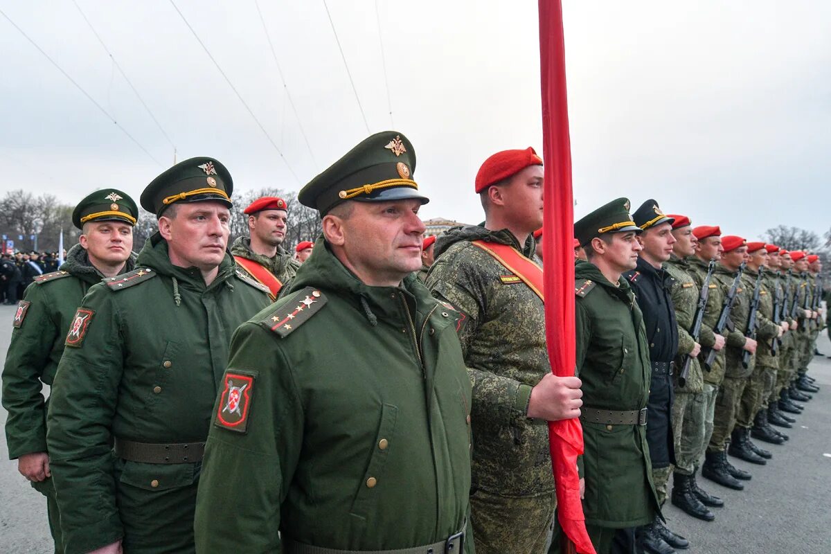 Алабино репетиция парада. 6 Общевойсковая армия Дворцовая площадь фотографии.