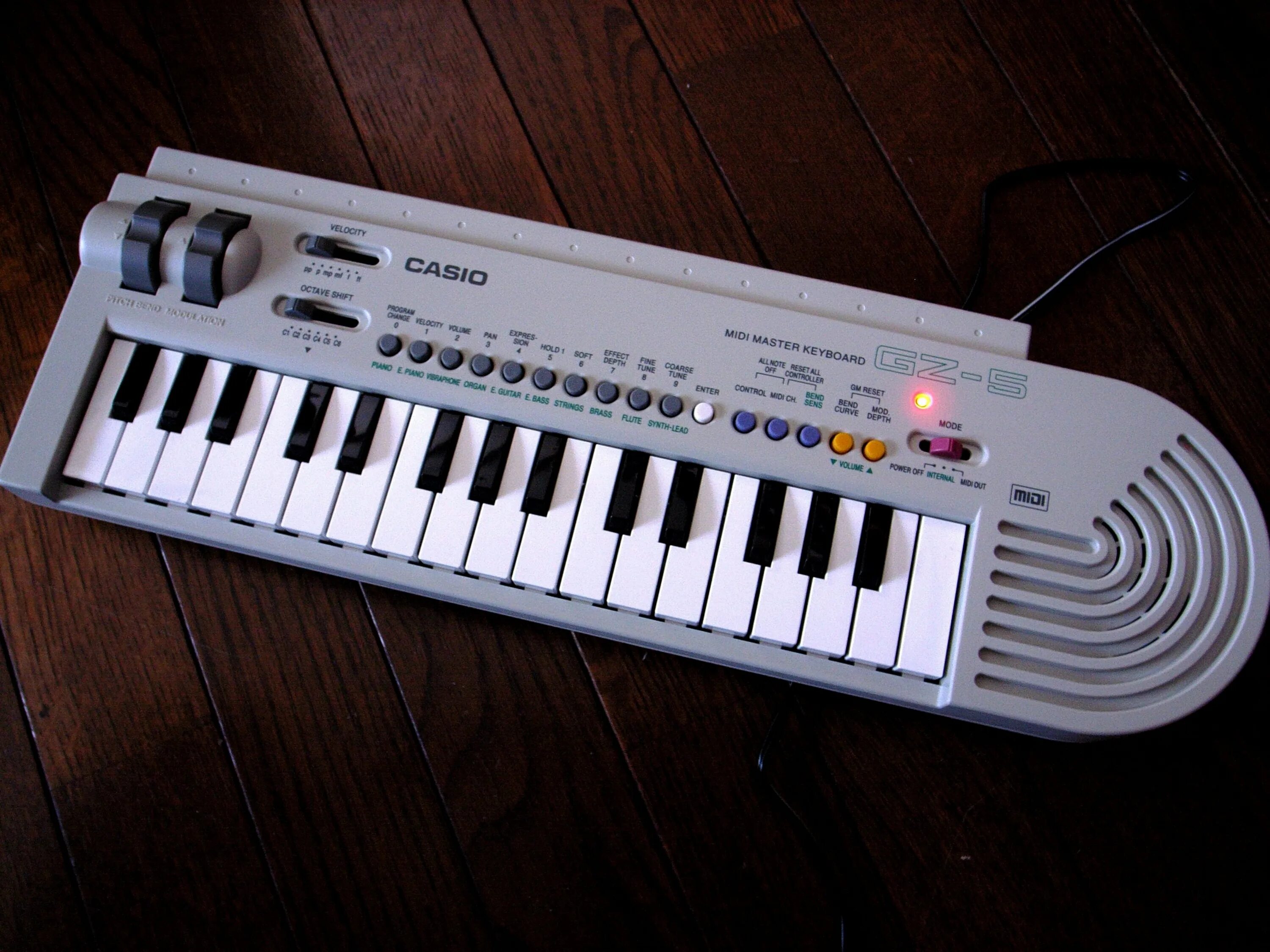 Old midi. Касио синтезатор миди. midi клавиатура casio. casio gz-5. midi casio gt20.