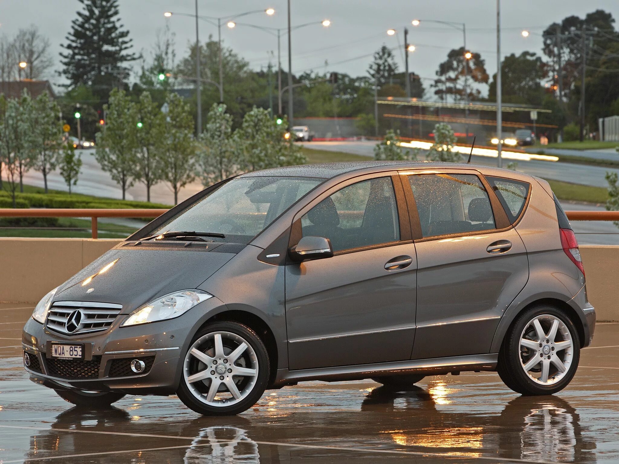 Mercedes a140. Mercedes-Benz a-class (w169). Mercedes Benz w169. Mercedes a class w169. Mercedes-Benz a180 w169.