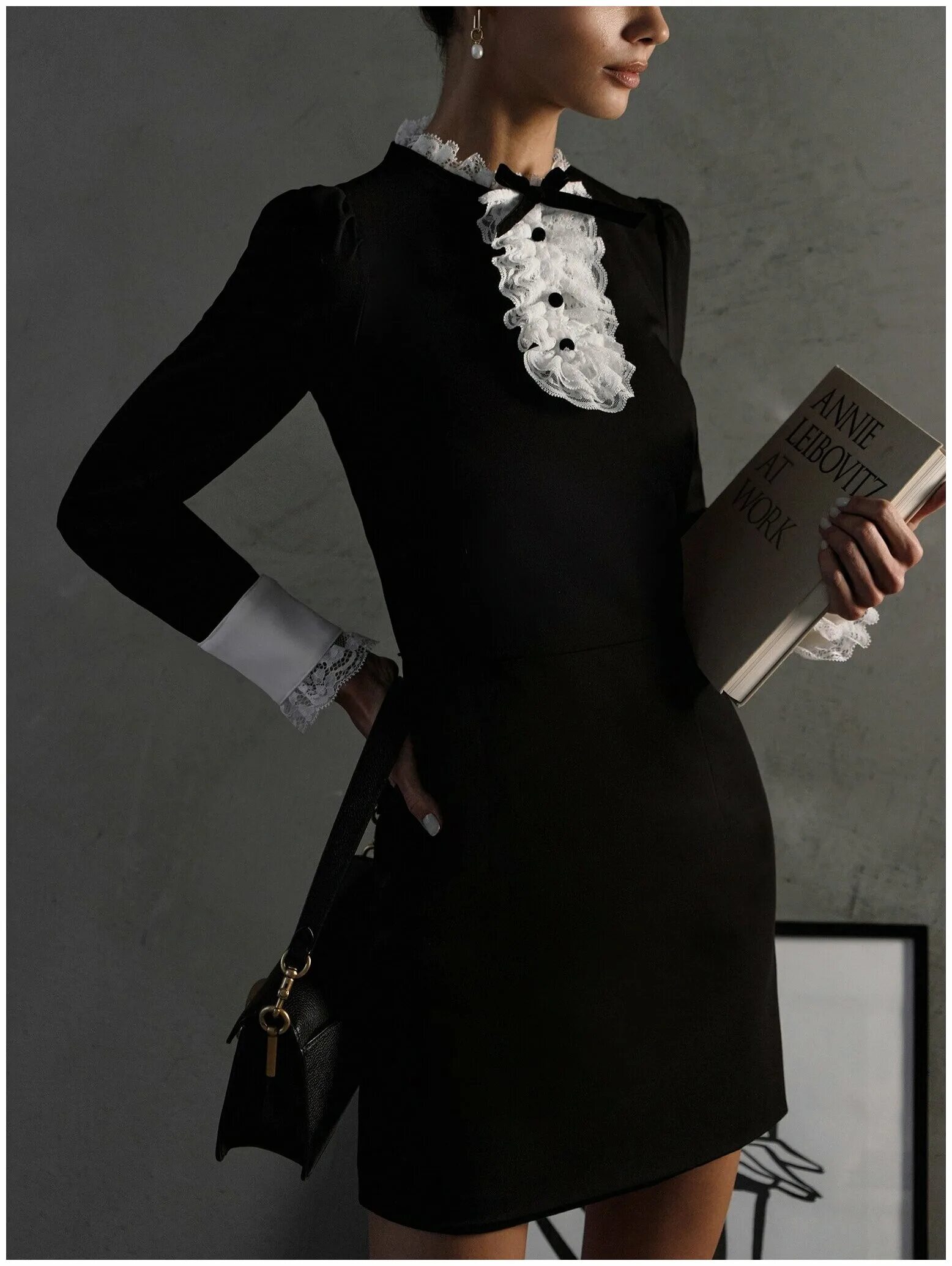 платье с жабо. Philosophy di lorenzo serafini платья бархат. платье с жабо. платье с воротником жабо. воротник-жабо.