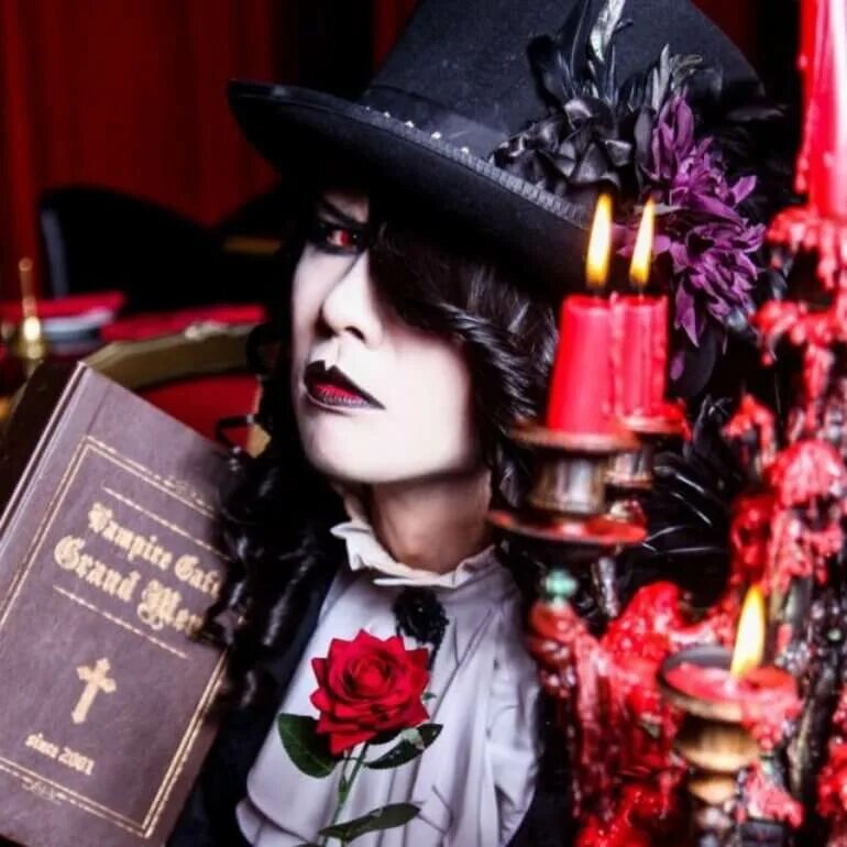 Horoshiyagni фото. Ария фото. Falling in reverse i'm not a vampire. Halloween trap. Vampire instrumental.