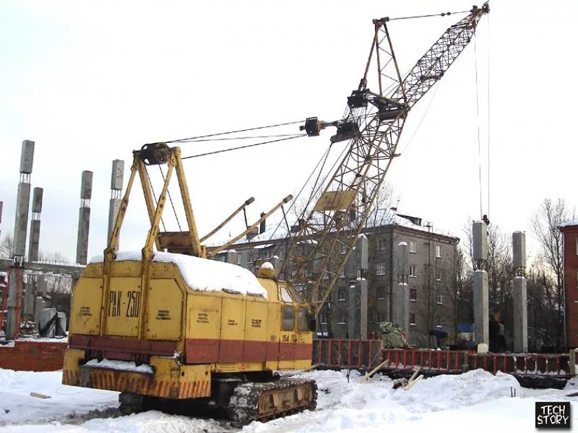 машинист крана рдк. рдк 250. гусеничный кран liebherr lr 1300. гусеничный кран дэк-250. машинист крана рдк.