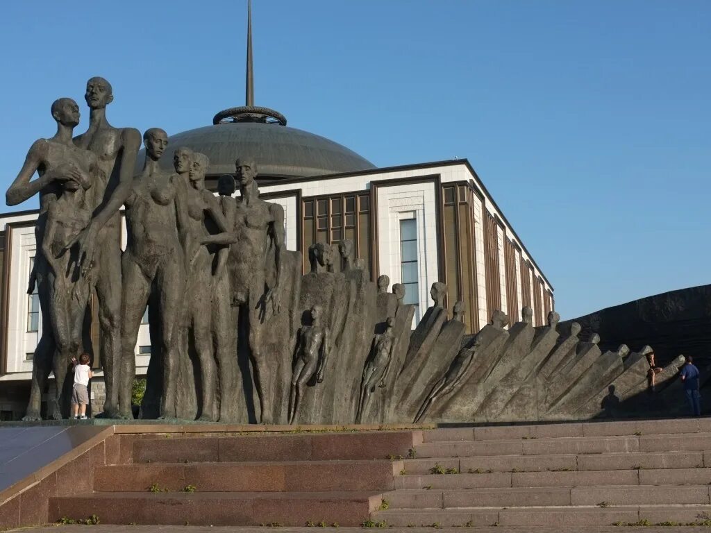 Памятник победы. Поклонная гора памятники Великой Отечественной. Мемориальный комплекс на Поклонной горе. Мемориал Победы на Поклонной горе в Москве. Памятник ВОВ В Москве Поклонная гора.