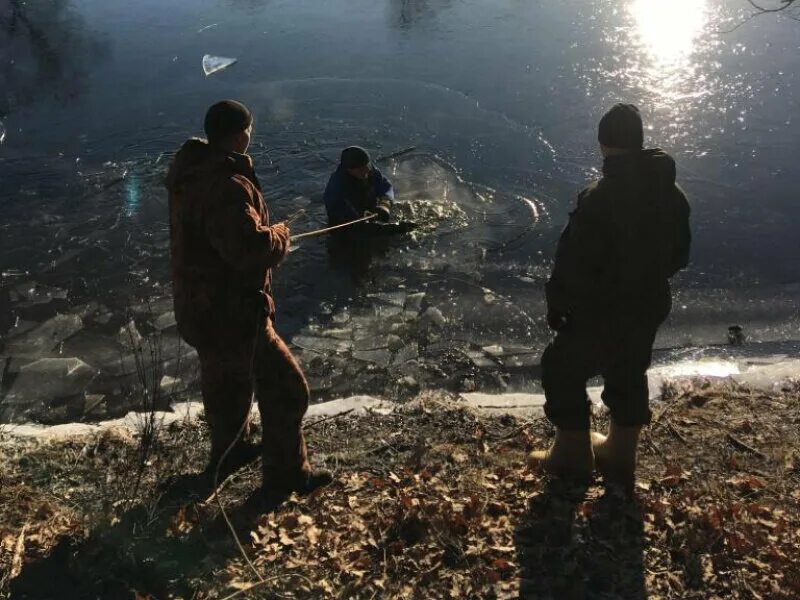 Рыбаки в Самаре провалились. Утонувший Рыбак в Краснощеково Оренбургской области. Самара утонула