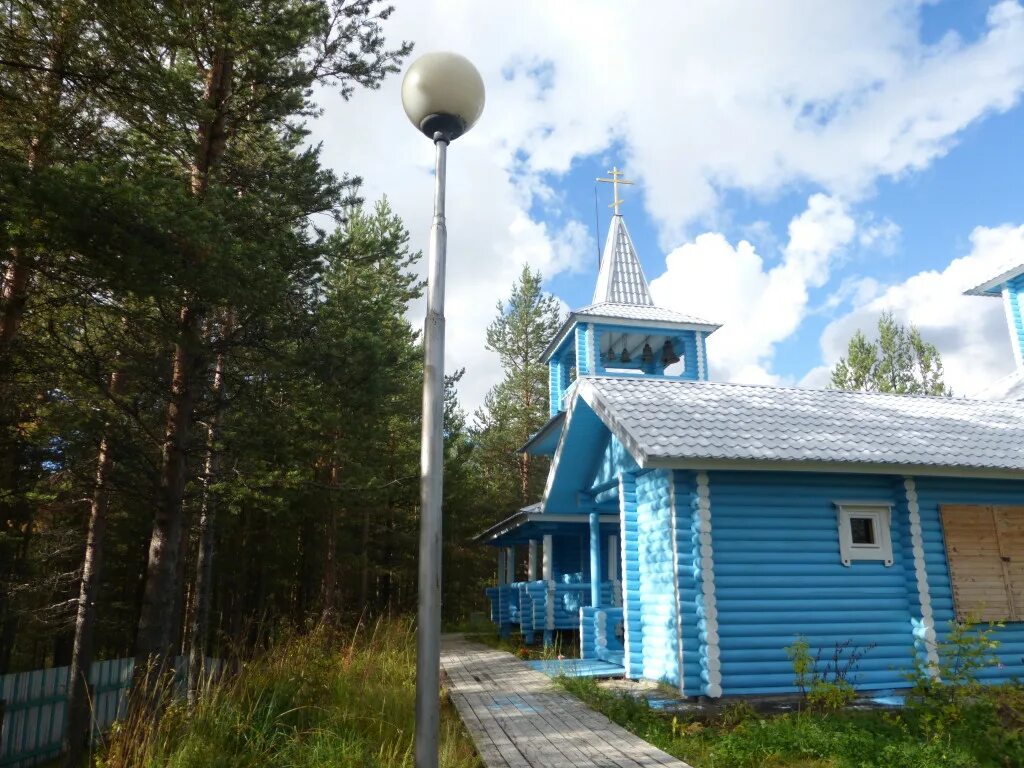 Озеро синемукса. Республика карелия район муезерский поселок ледмозеро. Ледмозеро храм рождества христова. Поселок ледмозеро. Республика карелия район муезерский поселок ледмозеро.