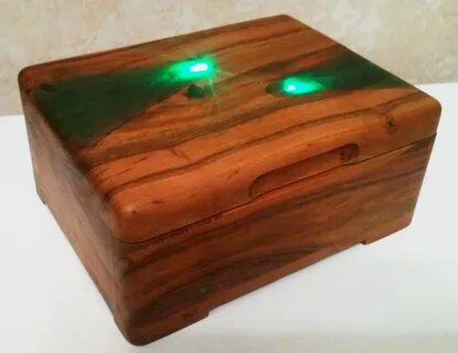 Шкатулка из смолы