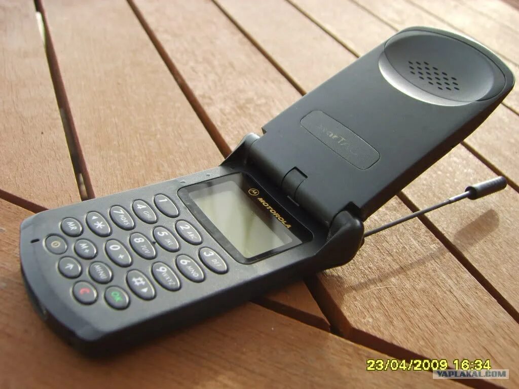 Телефон 90 е. Моторола стартак 3000. Моторола стартак GSM. Моторола стартак 90 х. Motorola STARTAC 130.