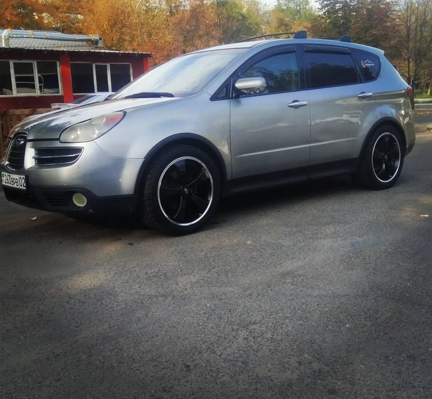 Диски subaru tribeca r20. Субару трибека шины. Subaru tribeca 3. Субару трибека b9 черный. Субару трибека диски.