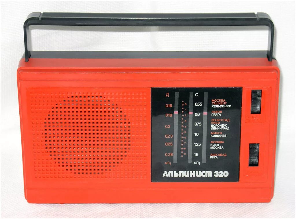 Где купить радио. Альпинист 320 радиоприемник. Альпинист 407 радиоприемник. Советский приемник альпинист 320. Радиоприемник альпинист (Грозненский радиозавод).