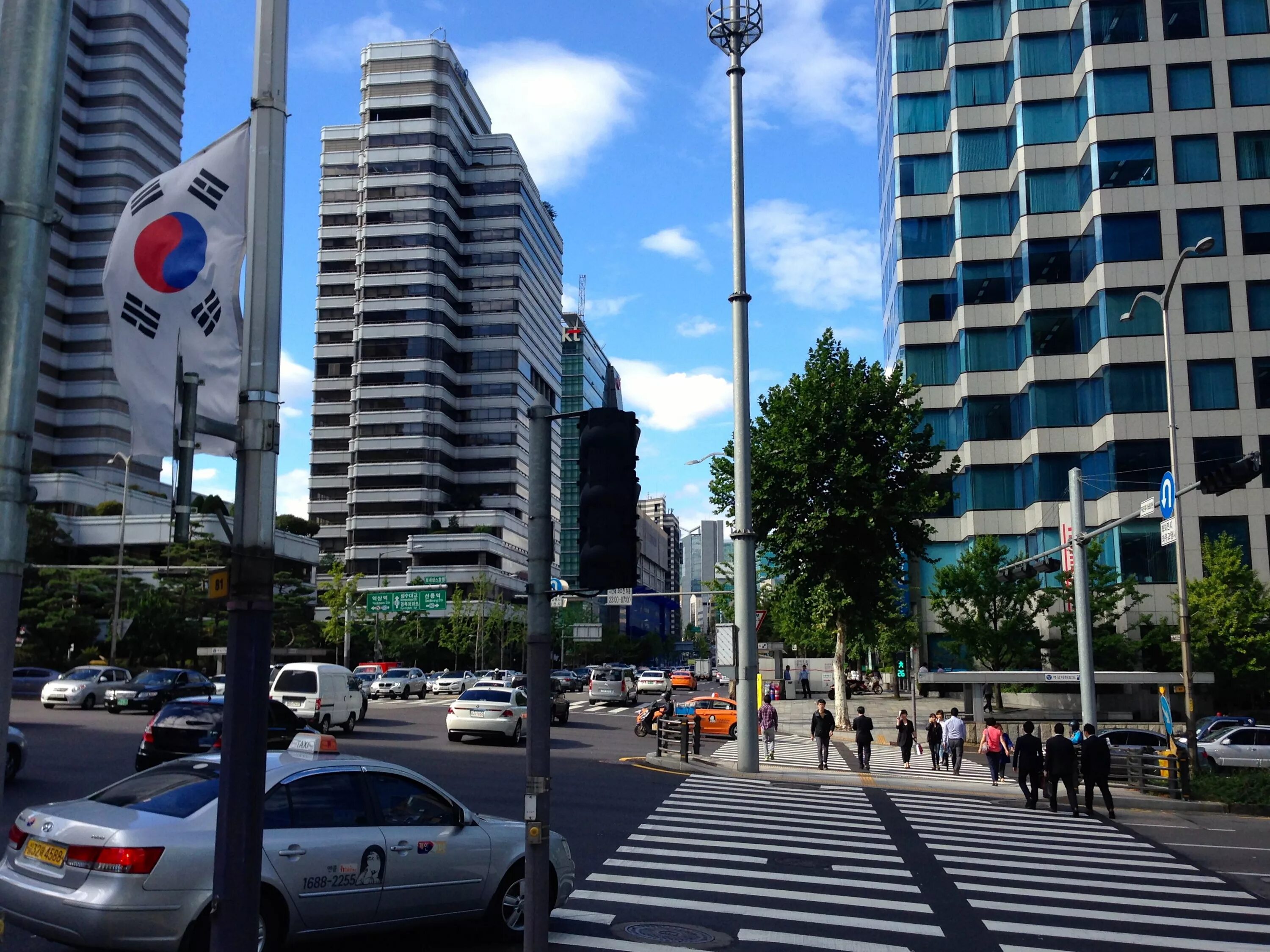 Южная корея город сеул улицы. Фондовый рынок в корее тайване. Сеул южная корея люди. Северная корея реальные фото. Северная корея пхеньян 2022.