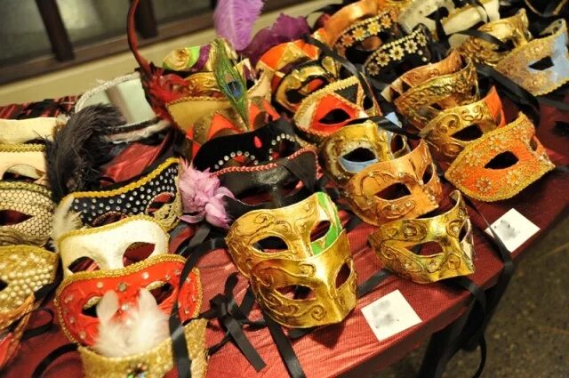 новогодний маскарад. маскарад товары. венецианский карнавал наряды. маска для бала. театральный магазин маска.