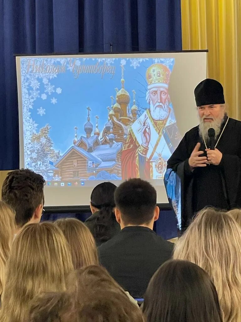 Сотрудники городского хозяйства. Новости алексеевки сегодня. Мэр алексеевки. Алексеевка магазин новосел. Новости алексеевки сегодня.