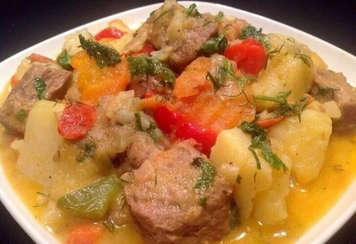 Как готовить тушеную картошку с мясом