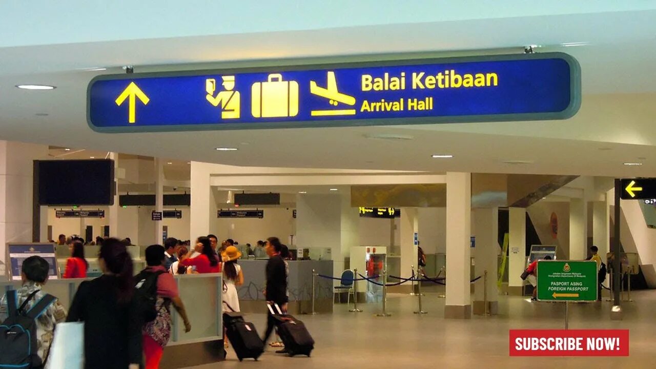 Arrival Hall Airport. Аэропорт Куала Лумпур внутри. Аэропорт Куала Лумпур фото. Kuala Lumpur International Airport лого.