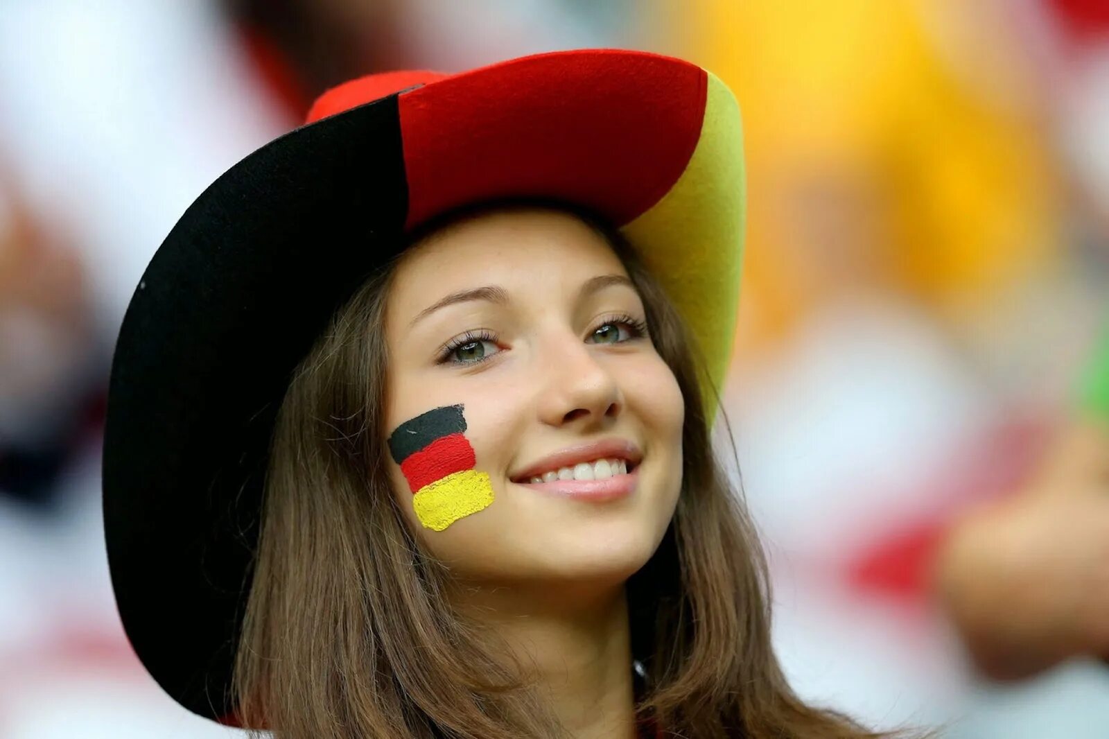 немецкие девушки. видео немецкие женщины. дирндль октоберфест. немцы современные. красивые немки.