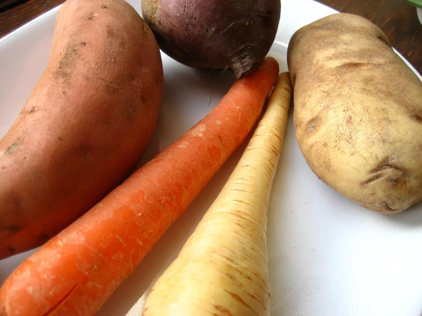 Оранжевый корнеплод. Оранжевый корнеплод. Батат корнеклубень. Корнеплод. Оранжевый корнеплод.