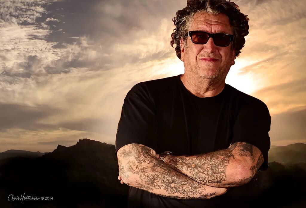Steve jones. Стив джонс. стив джонс (музыкант). стив джонс гитарист. steve jones 2025.