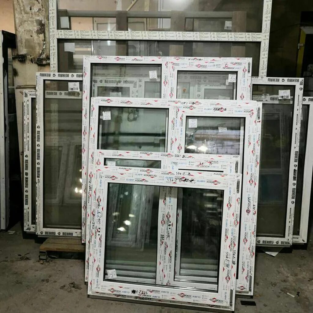Окна 1750 х3000. Круглые накладные готовые окна. Бэушные пластиковые окна. Пластиковые окна б у avito. Старые пластиковые окна.